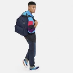 Eastpak Rugzak Out Of Office Dark Blue -Nieuwe Laptoptas eastpak rugzak out of office wave navy eastpak 759724