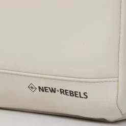 New Rebels Harper 9 Liter Waterproof Rugzak Met Laptopvak 13,3" Beige -Nieuwe Laptoptas new rebels harper 9 liter waterproof rugzak met laptopvak 133 beige new rebels 563222