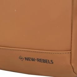 New Rebels Harper 9 Liter Waterproof Rugzak Met Laptopvak 13,3" Cognac -Nieuwe Laptoptas new rebels harper 9 liter waterproof rugzak met laptopvak 133 cognac new rebels 263371