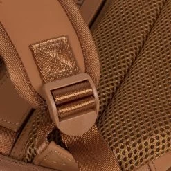 New Rebels Harper 9 Liter Waterproof Rugzak Met Laptopvak 13,3" Cognac -Nieuwe Laptoptas new rebels harper 9 liter waterproof rugzak met laptopvak 133 cognac new rebels 781345