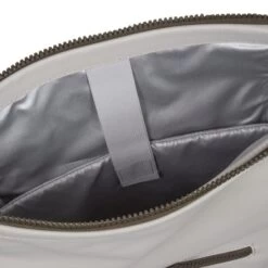 New Rebels Tim Waterproof Rolltop Rugzak Laptopvak 15,6'' Beige / Olive -Nieuwe Laptoptas new rebels tim waterproof rolltop rugzak laptopvak 156 beige olive new rebels 690994