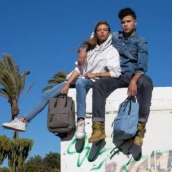 New Rebels Waterproof Rugzak Tim Antracite - Yellow IV -Nieuwe Laptoptas new rebels waterproof rugzak tim antracite yellow iv new rebels 108985