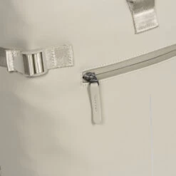 New Rebels Williams Waterproof Rolltop Rugzak Laptopvak 15,6'' Beige -Nieuwe Laptoptas new rebels williams waterproof rolltop rugzak laptopvak 156 beige new rebels 440482